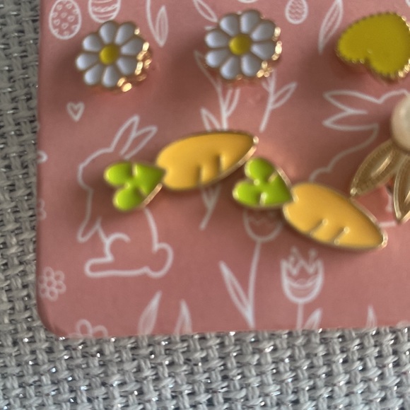 Spring Easter Earrings 6 Pairs post style, daisy, egg carrot, bunny heart flower - Picture 6 of 7